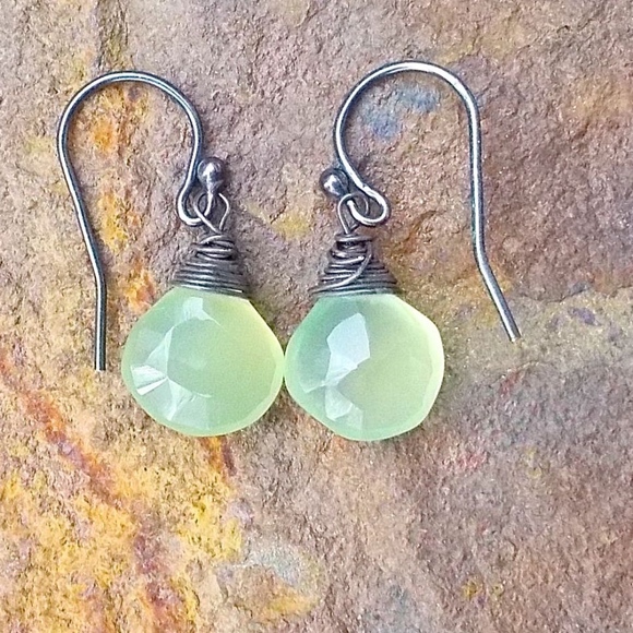 Jewelry - Green Chalcedony Faceted Briolette Earrings